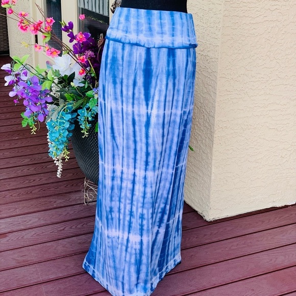 Olive &‎ Oak Tie Dye Column Maxi Skirt Blue - Picture 2 of 8
